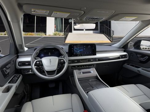 Used 2026 Lincoln Aviator Reserve RWD image 9