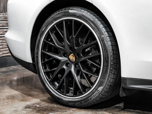 Used 2018 Porsche Panamera 4 w/ Premium Package Plus AWD/4WD image 60