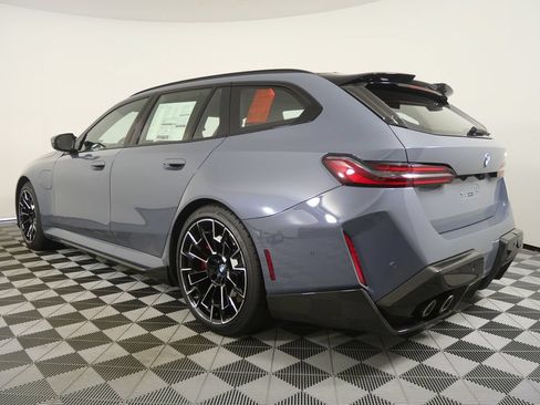 New 2027 BMW M5 Touring AWD/4WD image 5