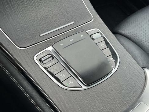 Used 2020 Mercedes-Benz GLC 300 4MATIC image 25