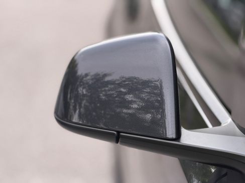 Used 2024 Tesla Model Y Long Range AWD/4WD image 46