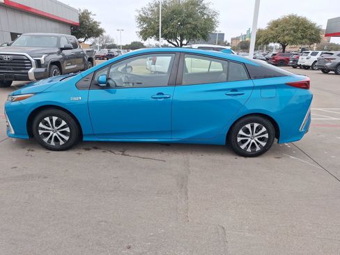 Used 2021 Toyota Prius Prime Limited image 3