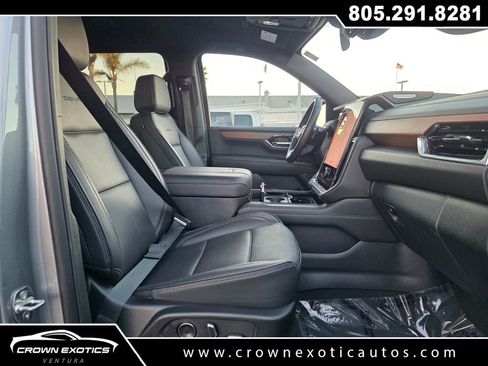 Used 2025 GMC Yukon XL Denali image 17