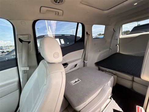 Used 2021 GMC Acadia Denali w/ Denali Technology Package image 12