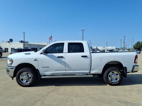 Used 2022 RAM 2500 Tradesman w/ Chrome Appearance Group AWD/4WD image 2
