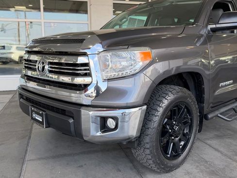 Used 2017 Toyota Tundra SR5 RWD image 3
