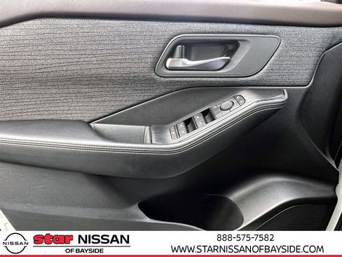 Used 2023 Nissan Rogue SV image 15