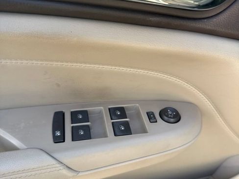 Used 2011 Cadillac SRX Luxury FWD image 4