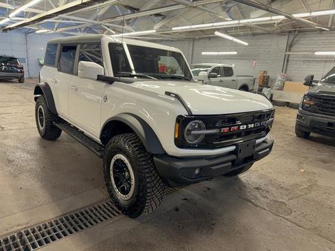 Certified 2023 Ford Bronco Outer Banks w/ Sasquatch Package image 18