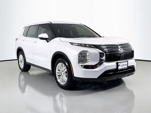Used 2024 Mitsubishi Outlander ES AWD/4WD image 4
