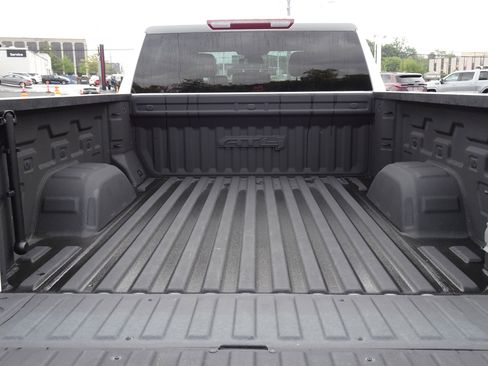 Used 2024 GMC Sierra 1500 AT4 image 5