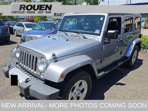 Used 2015 Jeep Wrangler Unlimited Sahara w/ Connectivity Group AWD/4WD image 1