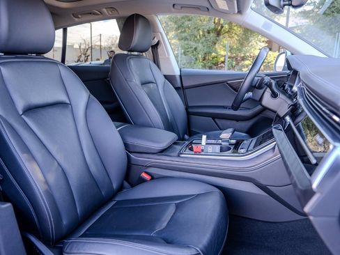 Used 2023 Audi Q8 Premium Plus image 22