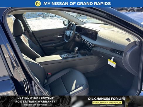 New 2026 Nissan Sentra SR w/ SR Premium Package FWD image 20