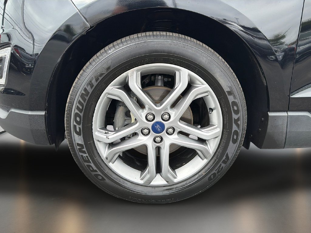 Used 2016 Ford Edge Titanium w/ Technology Package FWD image 10