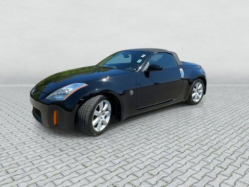 Used 2005 Nissan 350Z Enthusiast w/ (S02) Side Air Bags Pkg RWD image 4