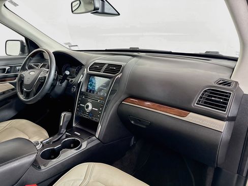 Used 2018 Ford Explorer Platinum AWD/4WD image 29