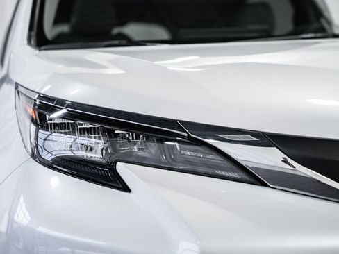 New 2026 Toyota Sienna XLE image 13