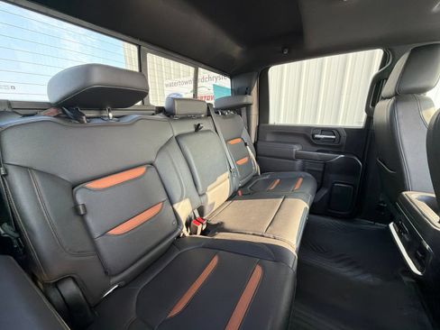 Used 2022 GMC Sierra 2500 AT4 w/ AT4 Premium Plus Package AWD/4WD image 10