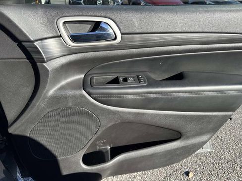 Used 2021 Jeep Grand Cherokee Laredo X image 15