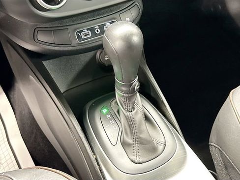Used 2019 FIAT 500X Pop image 17