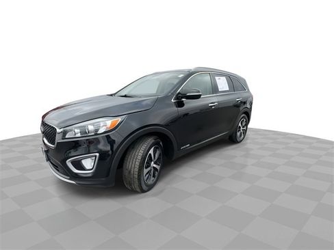Used 2017 Kia Sorento EX image 4