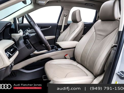 Used 2023 Lincoln Nautilus Reserve w/ Equipment Group 201A image 18