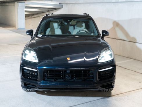 Certified 2023 Porsche Cayenne GTS AWD/4WD image 6