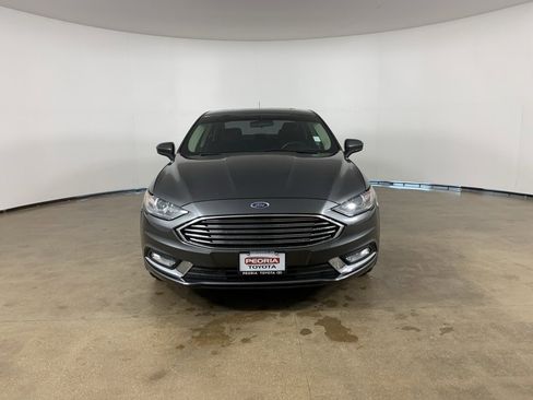 Used 2018 Ford Fusion SE w/ Equipment Group 201A image 3