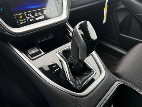 Used 2025 Subaru Outback Premium w/ Popular Package #1A image 27