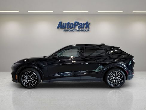 Certified 2025 Ford Mustang Mach-E Premium AWD/4WD image 4