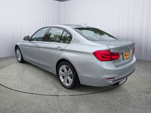Used 2017 BMW 330i Sedan RWD image 4