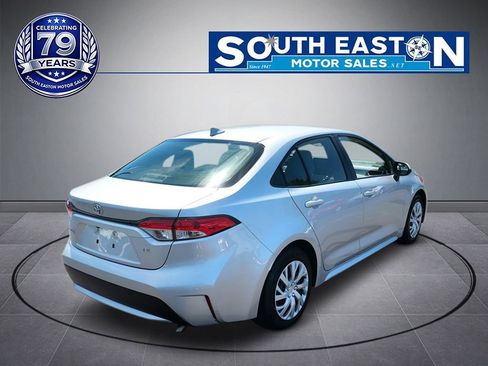 Used 2021 Toyota Corolla LE FWD image 6