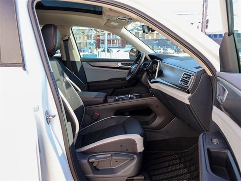 New 2026 Volkswagen Atlas Peak Edition image 29