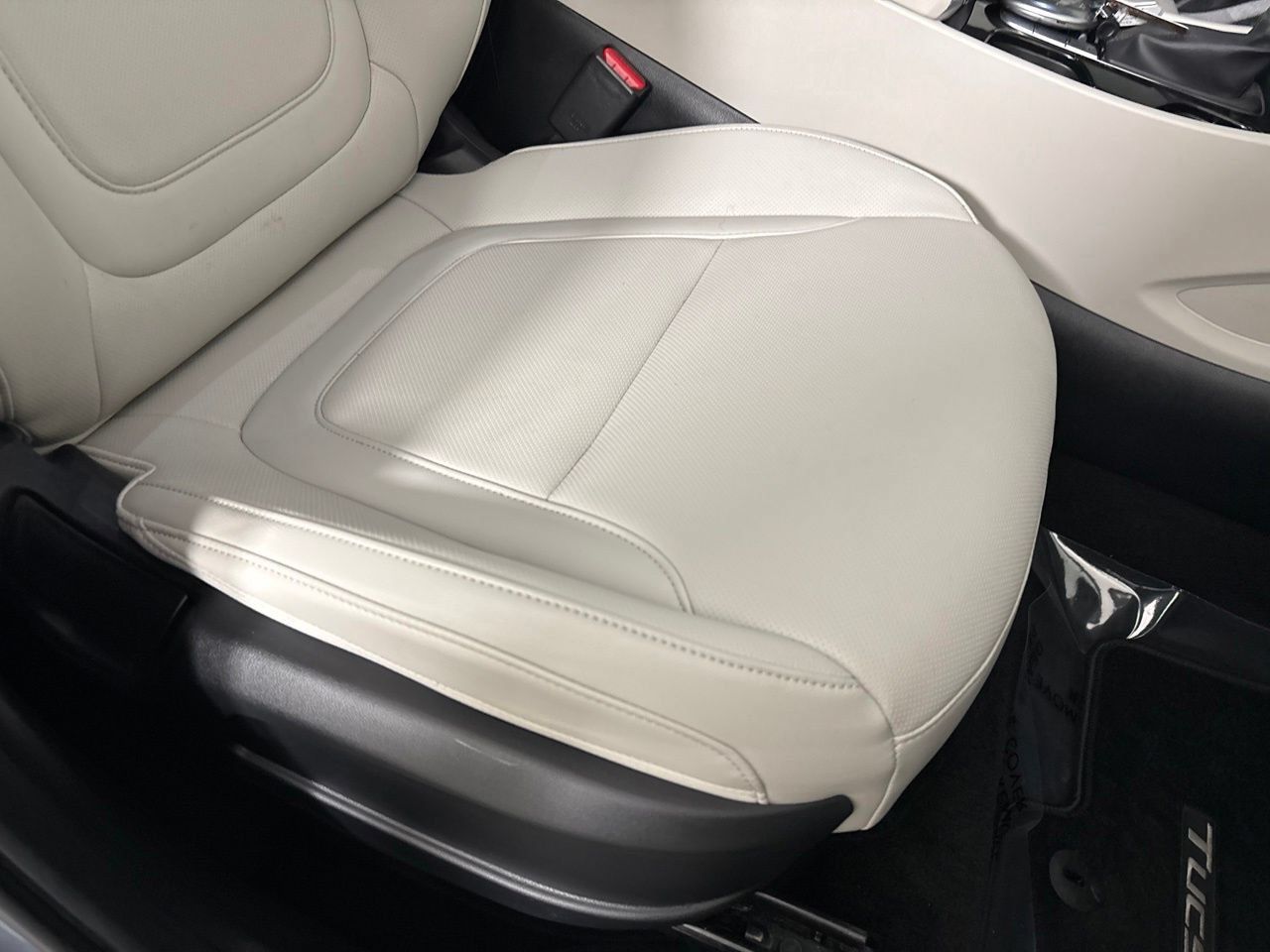 Used 2025 Hyundai Tucson SEL FWD image 33