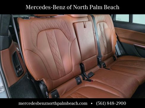 Used 2024 BMW X7 xDrive40i w/ Executive Package image 12