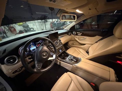 Used 2015 Mercedes-Benz C 300 4MATIC Sedan image 3