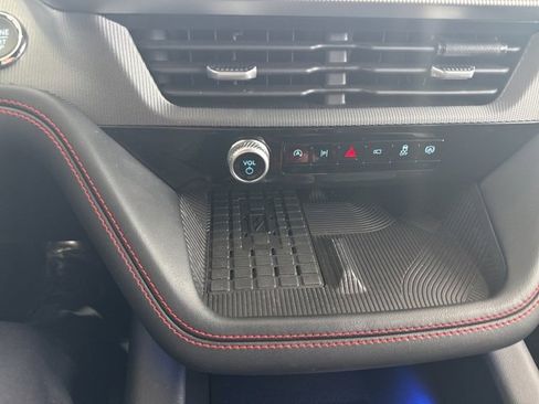 Used 2025 Ford Explorer ST-Line w/ Premium Package image 17