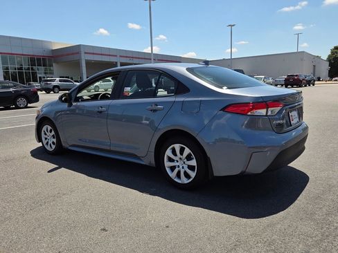 Used 2025 Toyota Corolla LE FWD image 9