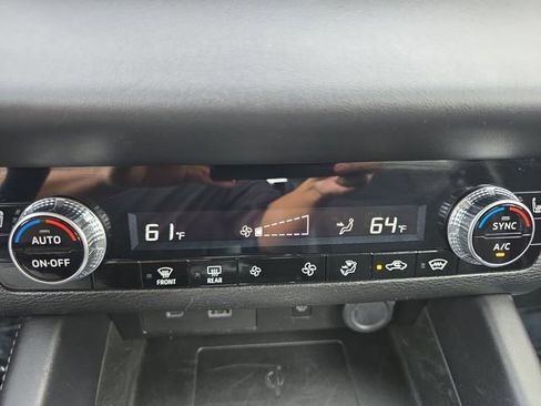 Used 2024 Mitsubishi Outlander SE image 4