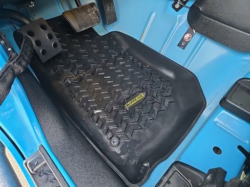 Used 2018 Jeep Wrangler Sport image 38