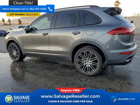Used 2016 Porsche Cayenne S image 3