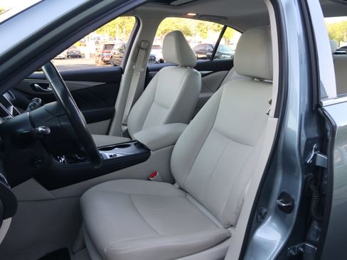 Used 2016 INFINITI Q50 3.0t Premium w/ 3.0T Premium Plus Package image 31