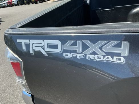 Certified 2020 Toyota Tacoma TRD Off-Road AWD/4WD image 25
