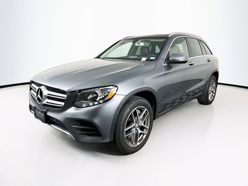 Used 2016 Mercedes-Benz GLC 300 4MATIC image 3