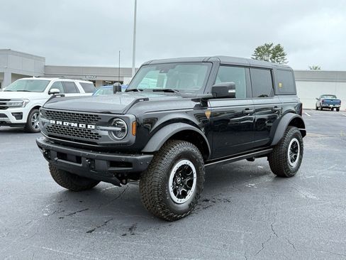 New 2025 Ford Bronco Badlands image 8