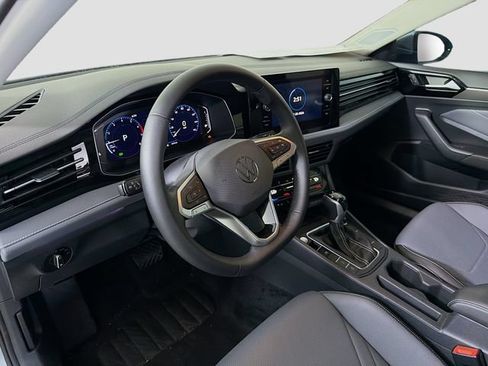 New 2025 Volkswagen Jetta SEL FWD image 9