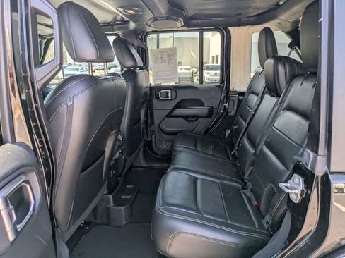 Used 2018 Jeep Wrangler Unlimited Sahara w/ LED Lighting Group AWD/4WD image 14