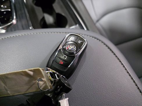 Certified 2023 Buick Enclave Essence image 26