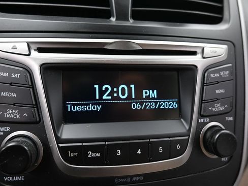 Used 2017 Hyundai Accent SE FWD image 33